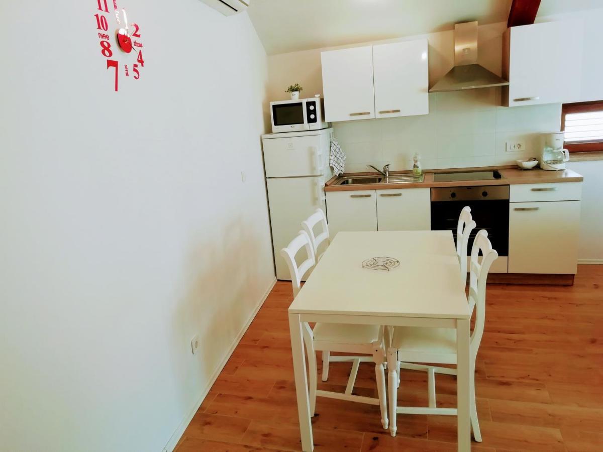App E.N.A. Apartment Umag Exterior photo